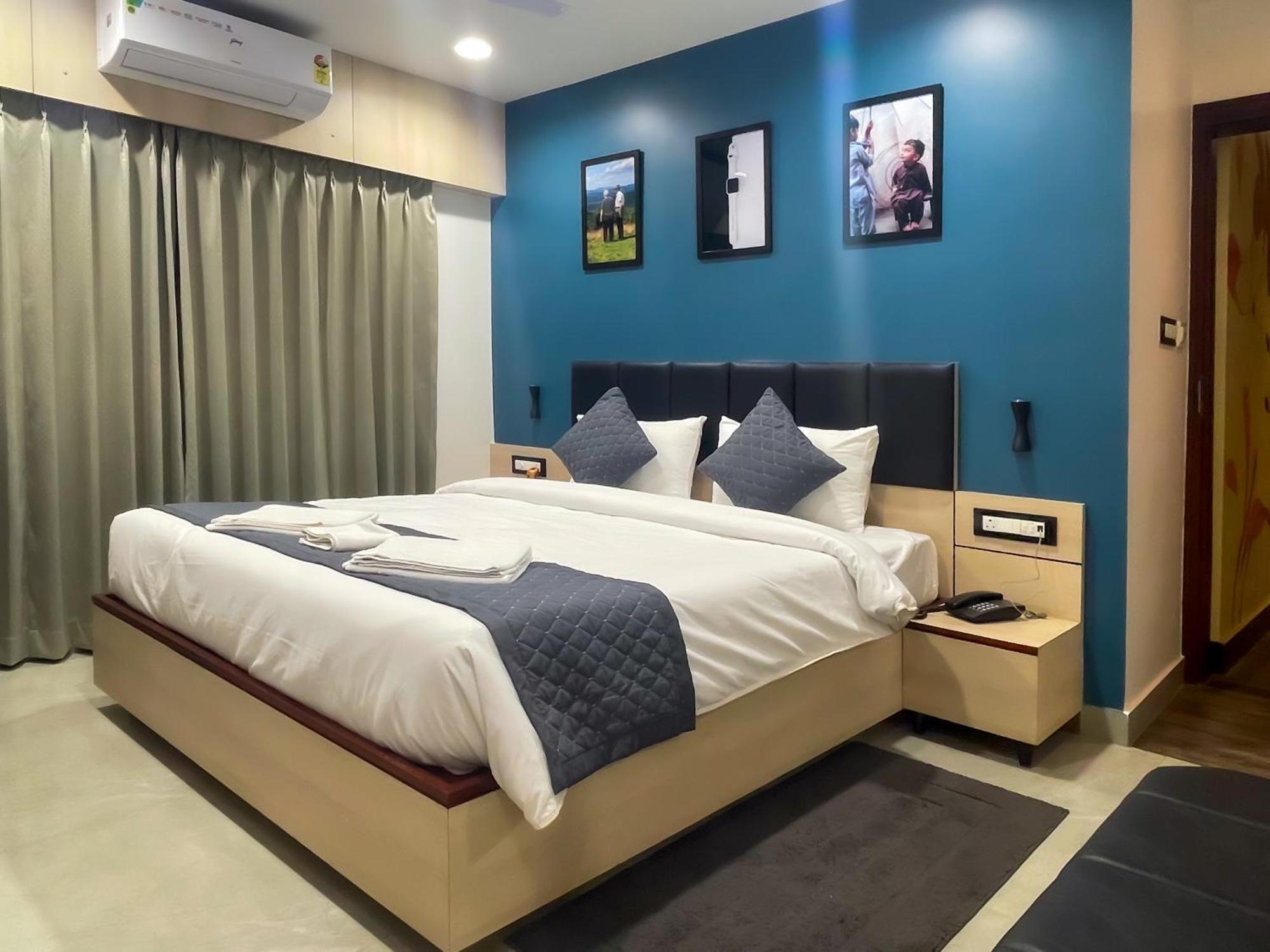 The Executive Inn Силигури Экстерьер фото