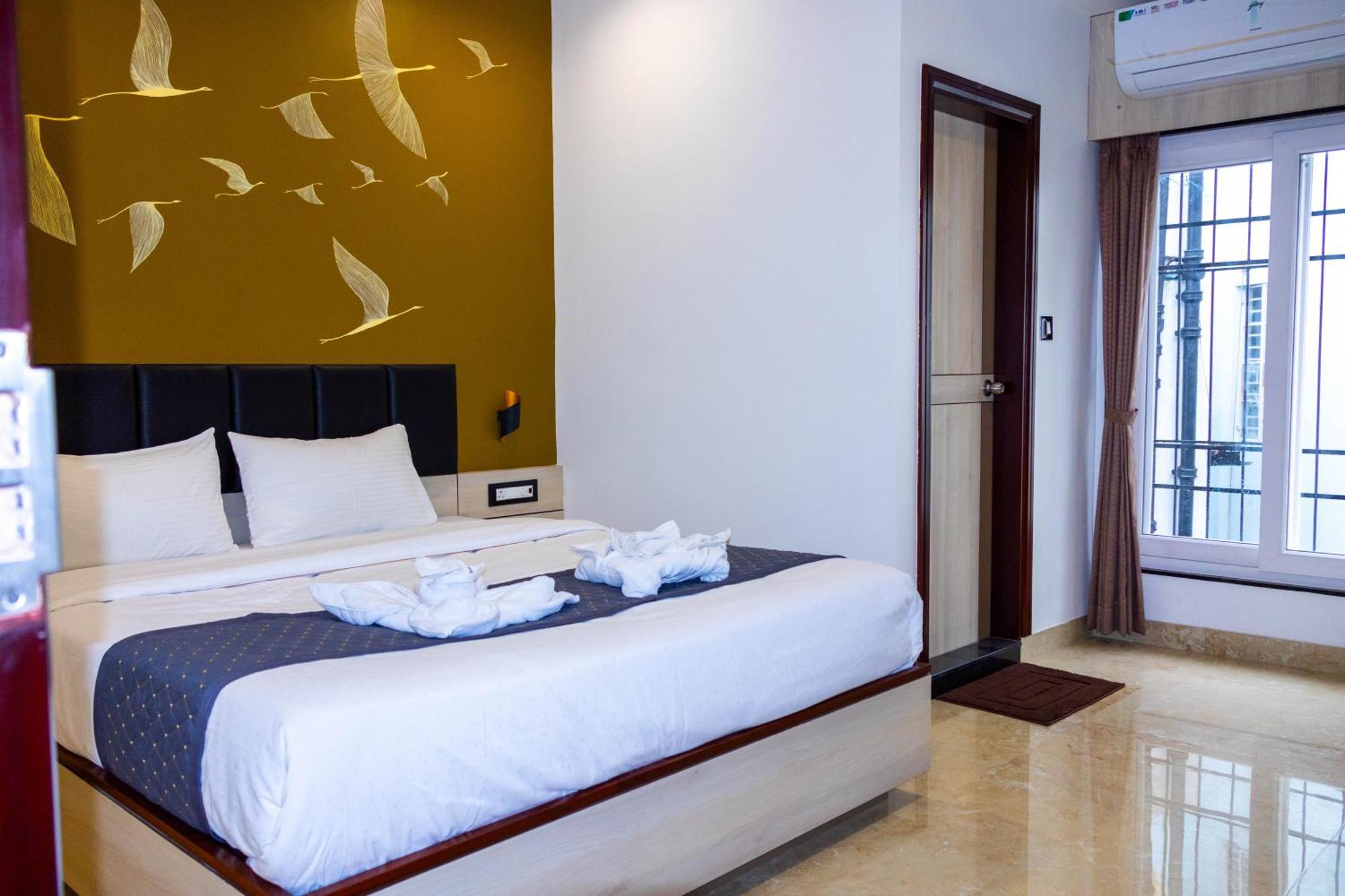 The Executive Inn Силигури Экстерьер фото